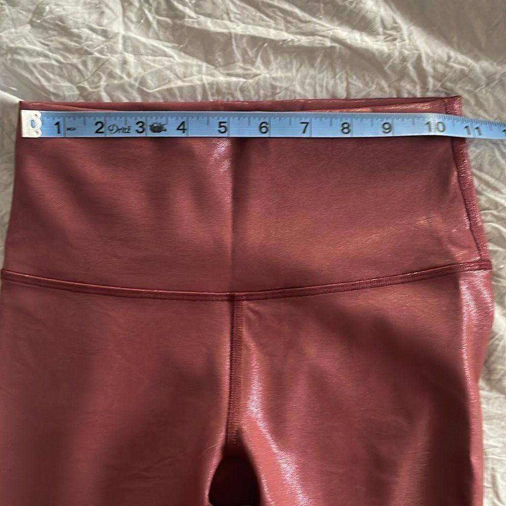 Lululemon RARE Special Edition Wonder Train High Rise Tight 25" Foil Size 4 - Picture 5 of 6